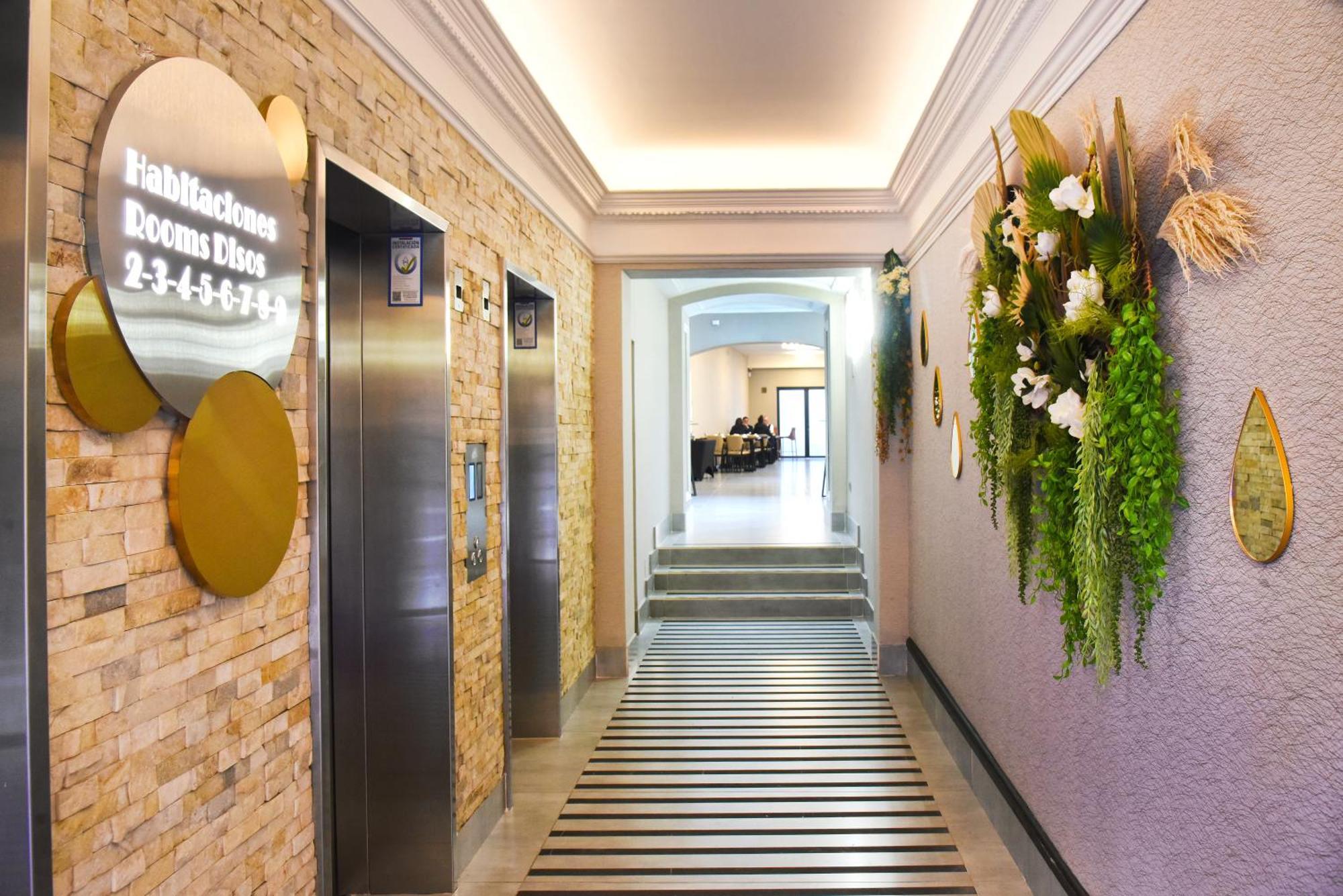 Hotel Hw Express Santiago Exterior photo